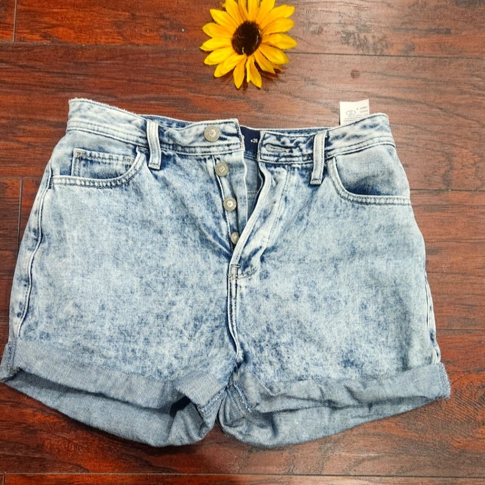 HOLLISTER ULTRA HIGH WAIST DENIM SHORTS ✨️✨️ - Picture 2 of 7